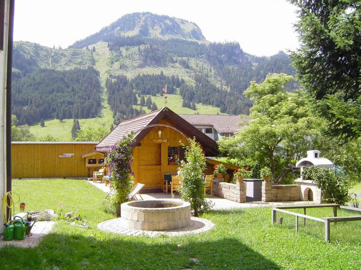 Wohlfuehl-Ferienwohnungen Schneider Бад Хинделанг Екстериор снимка